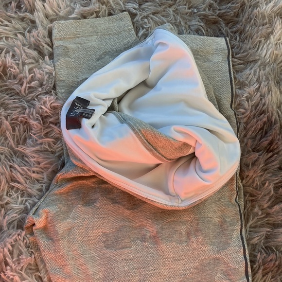 Lyssé Leggings - Picture 4 of 4